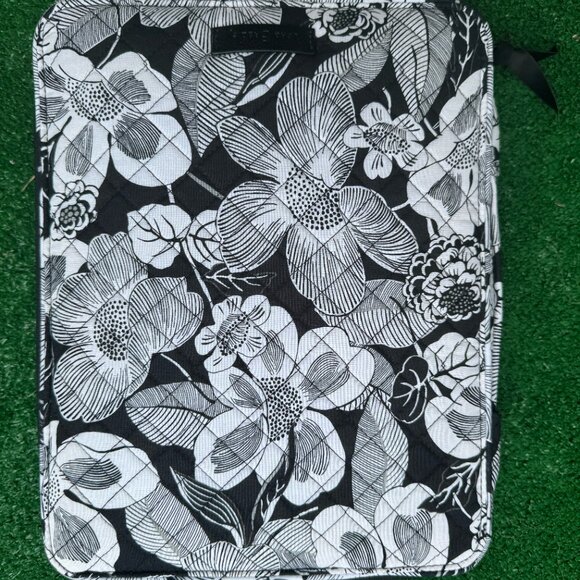 Vera Bradley Black and White- Portfolio/Organizer with zipper and top handle - Picture 2 of 10
